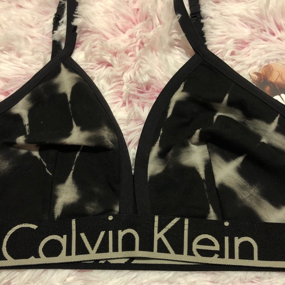 NWT Calvin Klein ID Sports Yoga Bralette Black - Picture 2 of 5